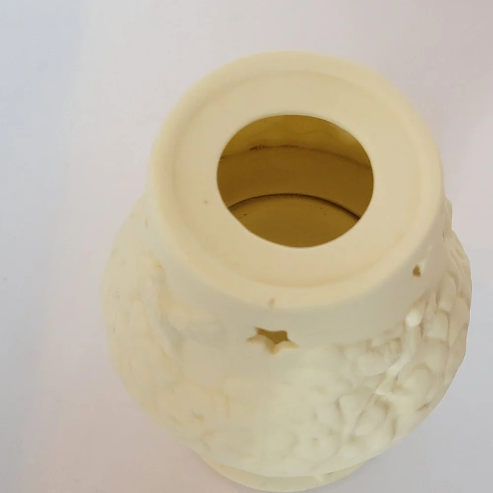 VINTAGE WORLD BAZAARS CERAMIC HOLIDAY COLLECTION LAMP VOTIVE HOLDER CHRISTMAS